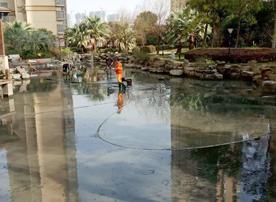 六合景观池淤泥清理