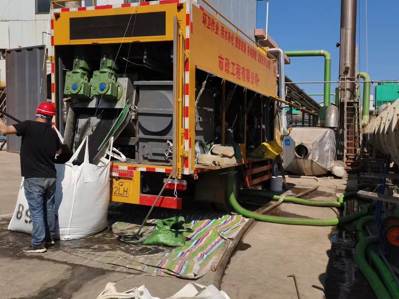 六合淤泥压干处理